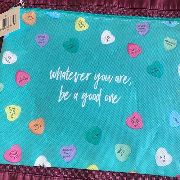 Thrive Causemetics bag. New. Never used. - Picture 2 of 5